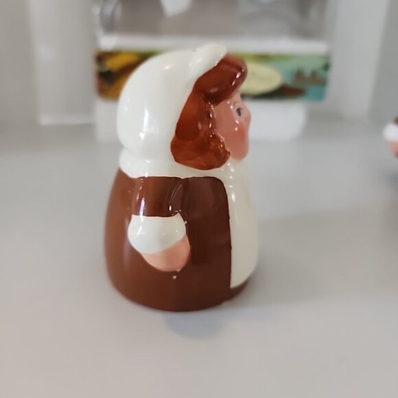 The Lilgrim Pair Salt & Pepper Shakers Publix Thanksgiving Premiere Edition 2005 - Picture 12 of 16